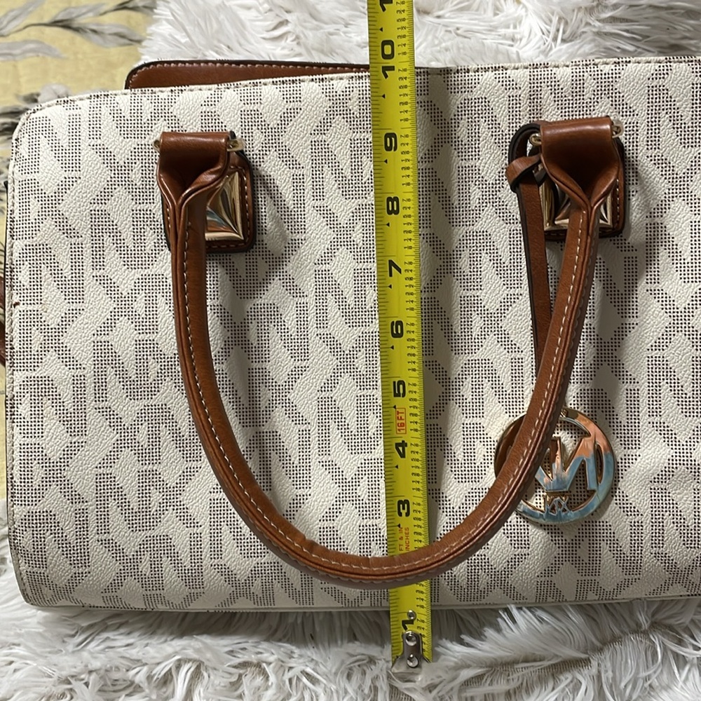 Beautiful brand new purse measurements are included in pictures - Picture 6 of 8